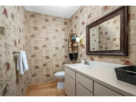 1060 Upper Devon Lane Lake Oswego OR 97034