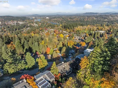 1060 Upper Devon Lane Lake Oswego OR 97034