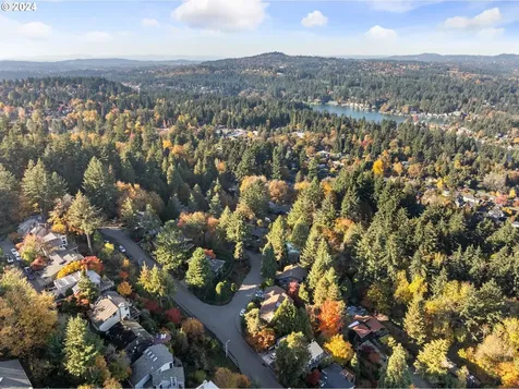 1060 Upper Devon Lane Lake Oswego OR 97034