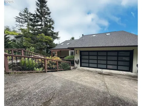 1060 Upper Devon Lane Lake Oswego OR 97034