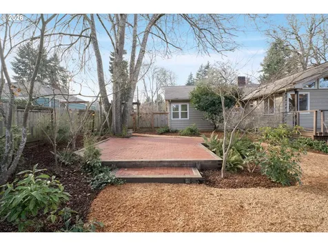 1571 Buck Street Eugene OR 97402
