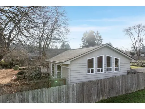 1571 Buck Street Eugene OR 97402
