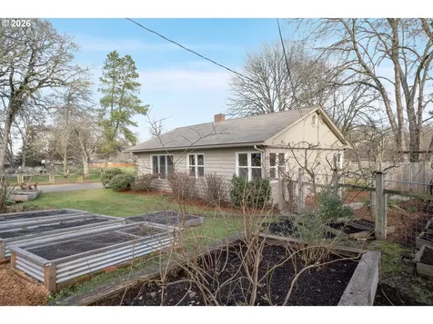 1571 Buck Street Eugene OR 97402