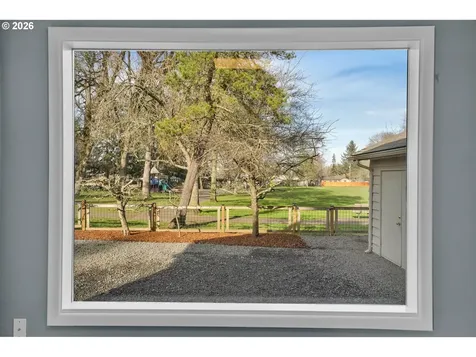 1571 Buck Street Eugene OR 97402