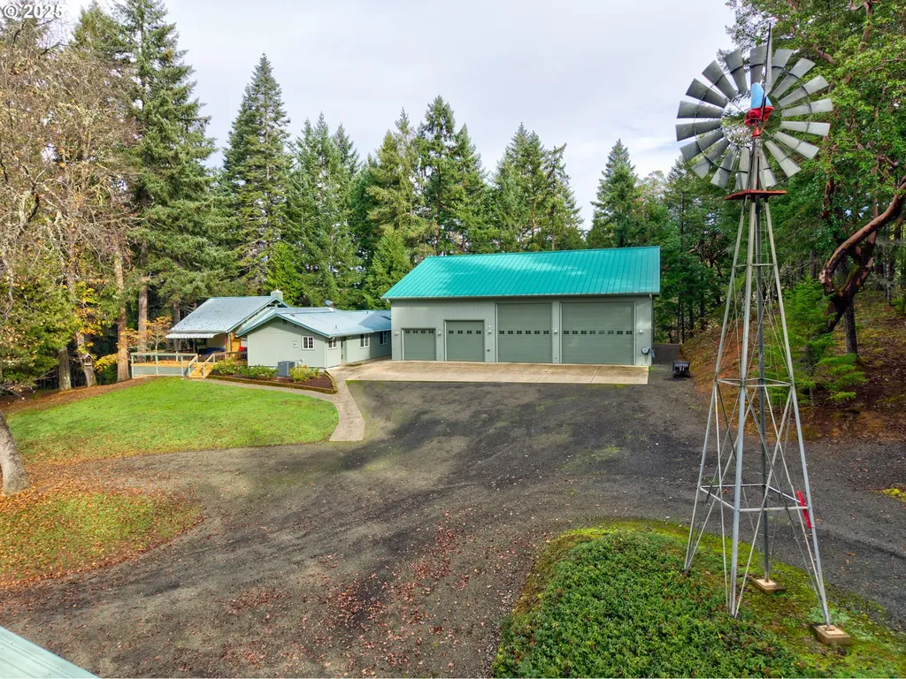894 Colwell Hill Lane Roseburg OR 97471