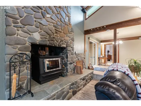 894 Colwell Hill Lane Roseburg OR 97471