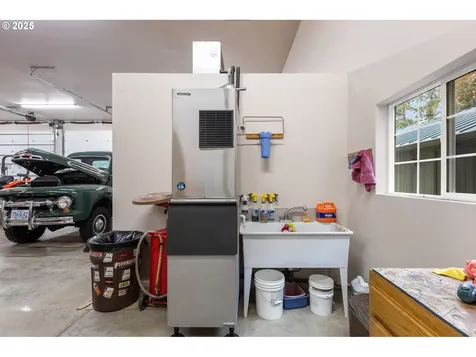 894 Colwell Hill Lane Roseburg OR 97471