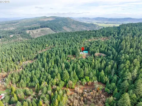 894 Colwell Hill Lane Roseburg OR 97471