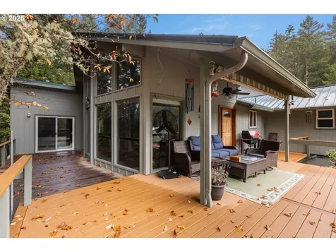 894 Colwell Hill Lane Roseburg OR 97471