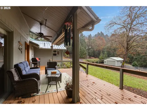 894 Colwell Hill Lane Roseburg OR 97471