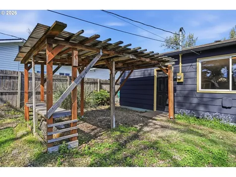 8723 N Chase Avenue Portland OR 97217