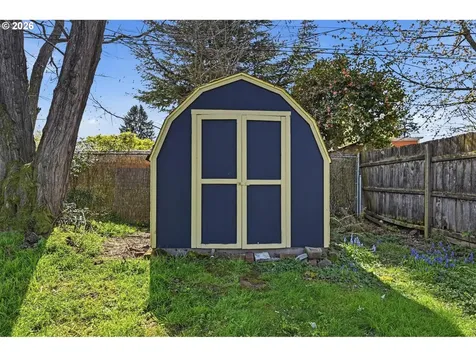 8723 N Chase Avenue Portland OR 97217