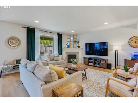 7827 SW Spruce Street Portland OR 97223