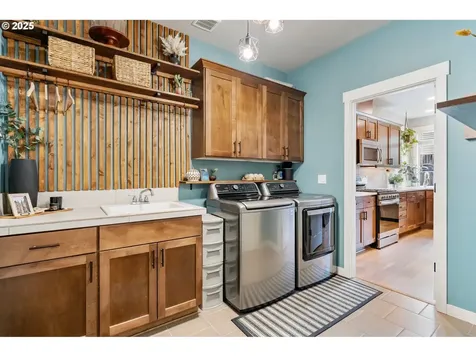 7827 SW Spruce Street Portland OR 97223