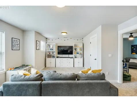7827 SW Spruce Street Portland OR 97223