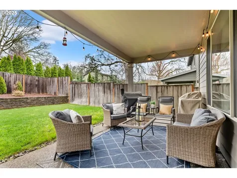 7827 SW Spruce Street Portland OR 97223