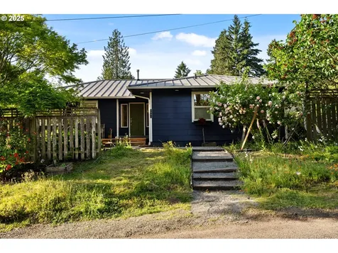 2941 SW Moss Street Portland OR 97219