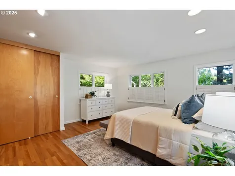 2941 SW Moss Street Portland OR 97219