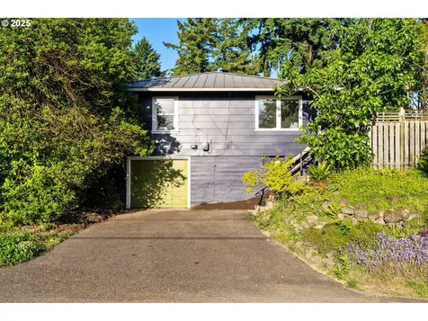 2941 SW Moss Street Portland OR 97219