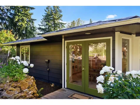 2941 SW Moss Street Portland OR 97219
