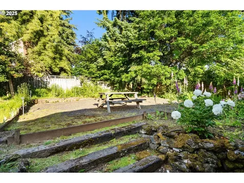 2941 SW Moss Street Portland OR 97219
