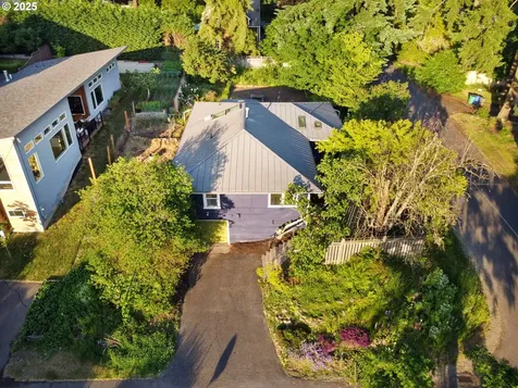 2941 SW Moss Street Portland OR 97219
