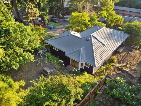 2941 SW Moss Street Portland OR 97219