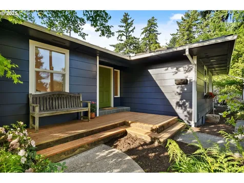 2941 SW Moss Street Portland OR 97219