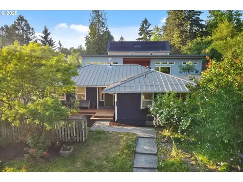 2941 SW Moss Street Portland OR 97219
