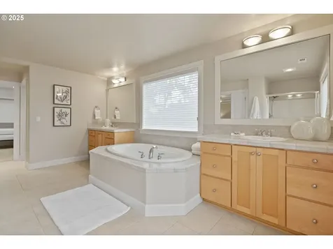 6053 NW Landing Drive Portland OR 97229
