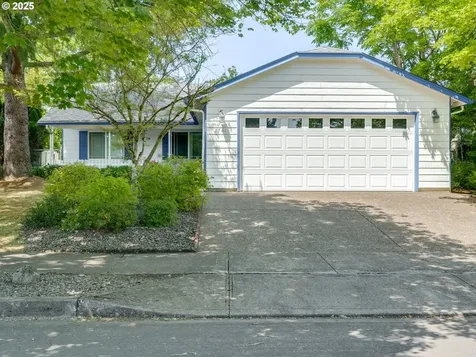 1761 SW Songbird Street Mcminnville OR 97128