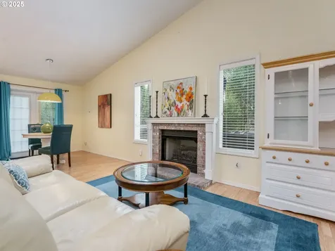 1761 SW Songbird Street Mcminnville OR 97128