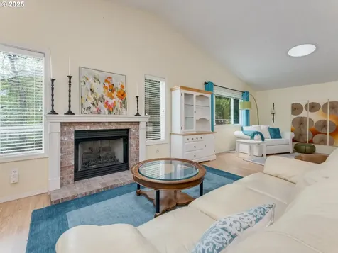 1761 SW Songbird Street Mcminnville OR 97128