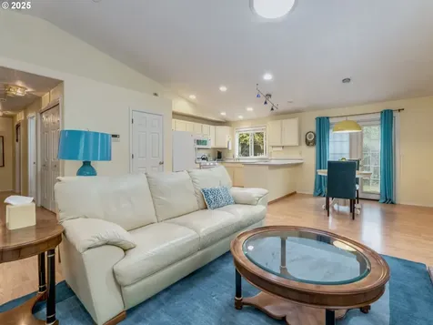 1761 SW Songbird Street Mcminnville OR 97128