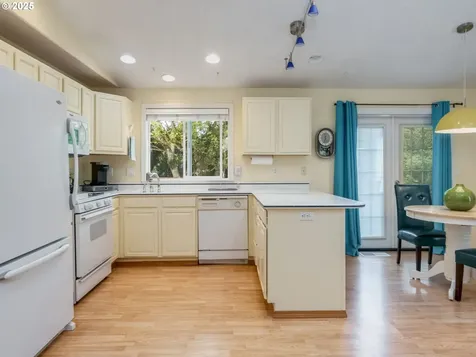 1761 SW Songbird Street Mcminnville OR 97128