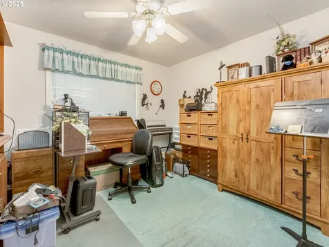 1761 SW Songbird Street Mcminnville OR 97128