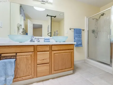 1761 SW Songbird Street Mcminnville OR 97128
