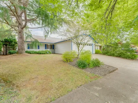 1761 SW Songbird Street Mcminnville OR 97128