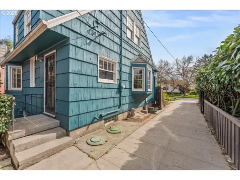 2627 SE Stephens Street Portland OR 97214