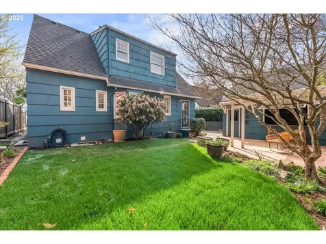 2627 SE Stephens Street Portland OR 97214
