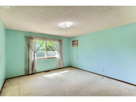 13230 SW Hill Court Portland OR 97223