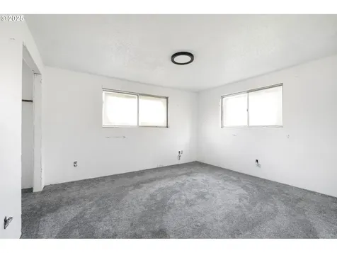 9032 Thurston Road Springfield OR 97478