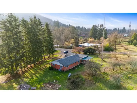 9032 Thurston Road Springfield OR 97478