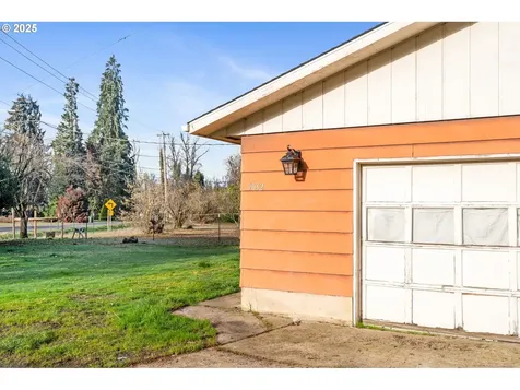 9032 Thurston Road Springfield OR 97478