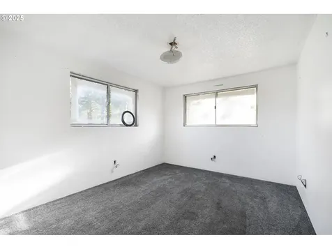 9032 Thurston Road Springfield OR 97478
