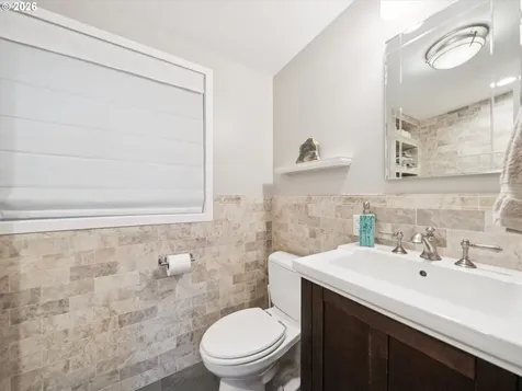 8401 SW Canyon Lane Portland OR 97225