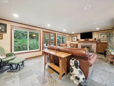 8401 SW Canyon Lane Portland OR 97225
