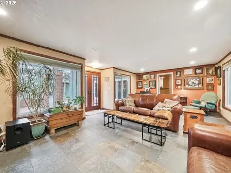 8401 SW Canyon Lane Portland OR 97225