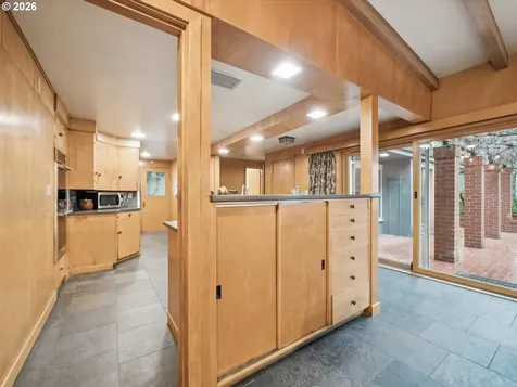 8401 SW Canyon Lane Portland OR 97225