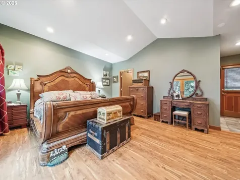 8401 SW Canyon Lane Portland OR 97225